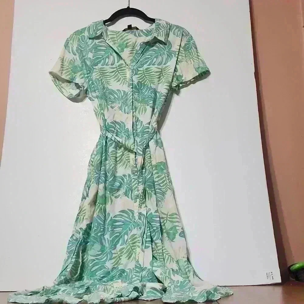 SPIAGGIA DOLCE size extra small leaf patterened button dress so cute !